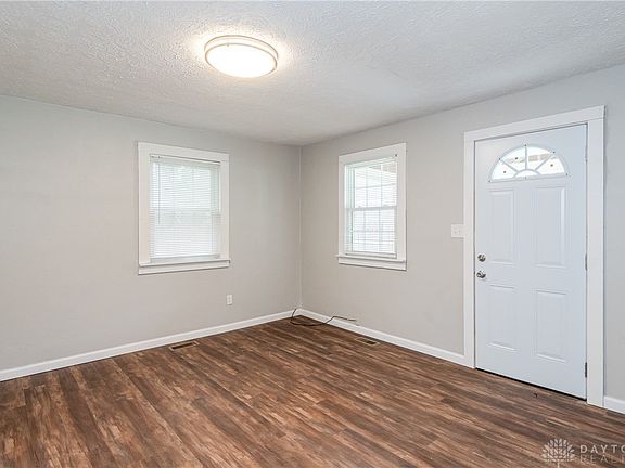 3rd image of 2828 Winton Dr