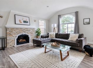 1572 S Ridgeley Dr, Los Angeles, CA 90019