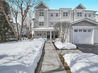 122 Northview Ct, Peekskill, NY 10566