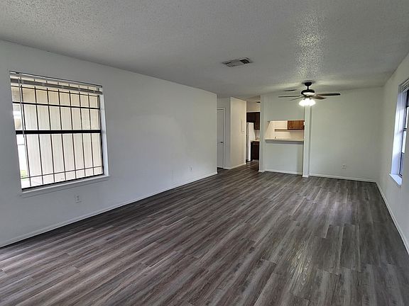 5th image of 4218 Calallen Dr #4