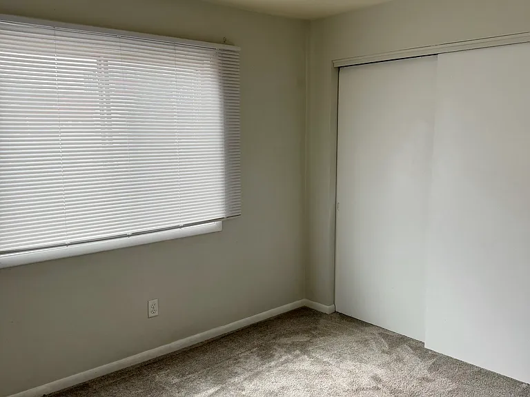 411 E Market St #103B — Photo 8