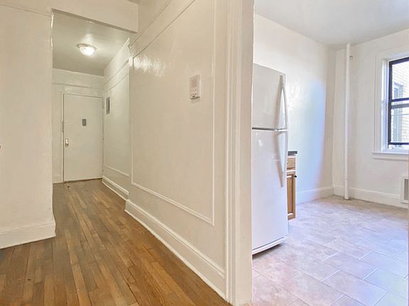 5th image of 452 Park Pl APT 4J
