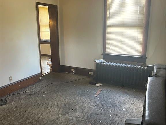 5th image of 717 Fulton Rd NW
