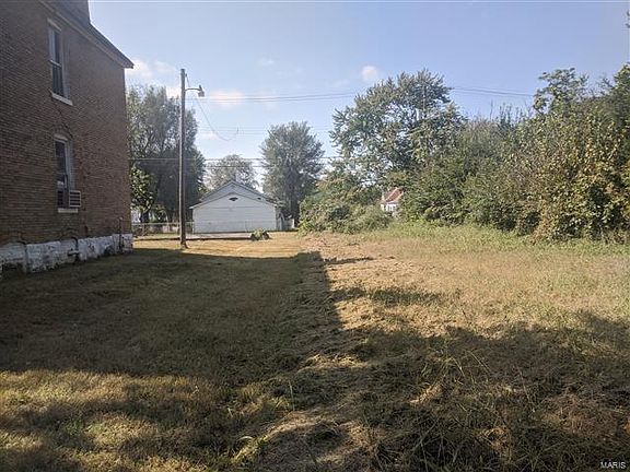 3rd image of 2942 Bond Ave