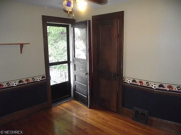 4th image of 10516 Dale Ave