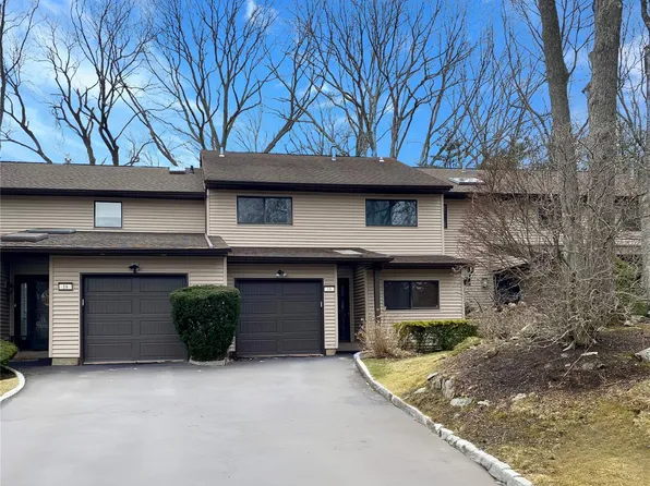 19 Northgate Circle, Melville, NY 11747
