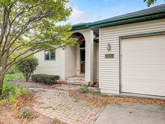 3rd image of 2426 N Sumac Dr