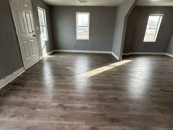 3rd image of 1701 Onalaska Ave #1701