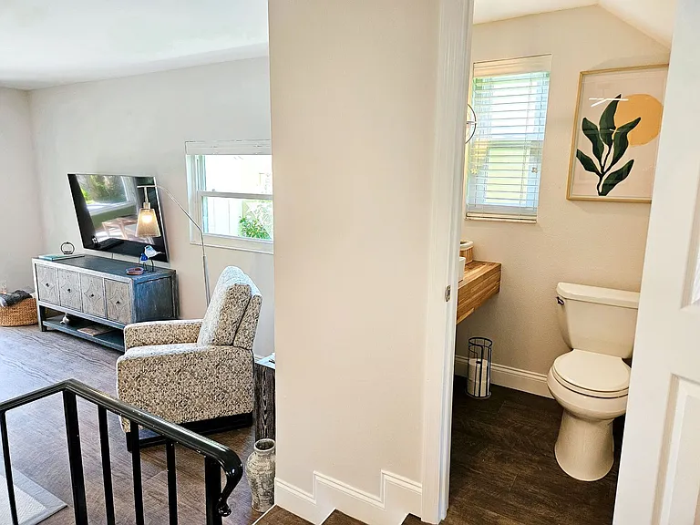 713 W Venice Ave — Photo 10