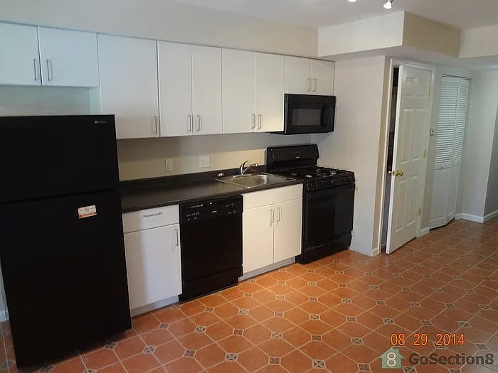 1015 Hollins St #1 — Photo 3