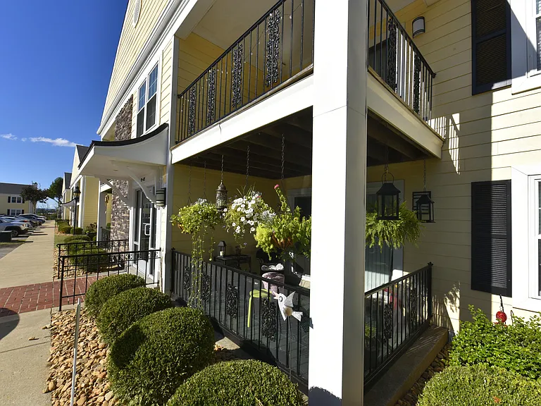 Private balcony/patio