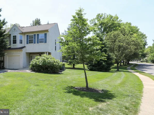11 Plum Ct, Lafayette Hill, PA 19444