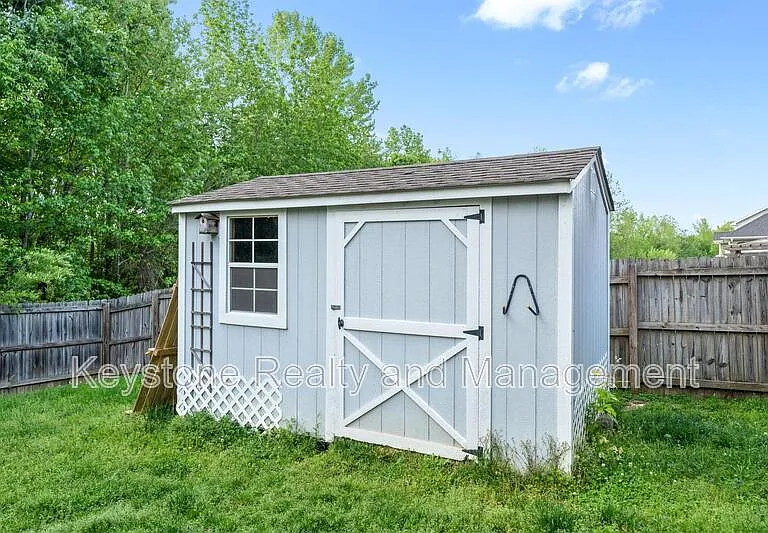 1405 Mutual Dr — Photo 15