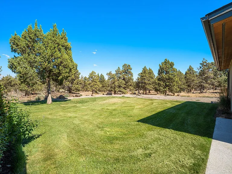 64144 Pioneer Loop — Photo 60