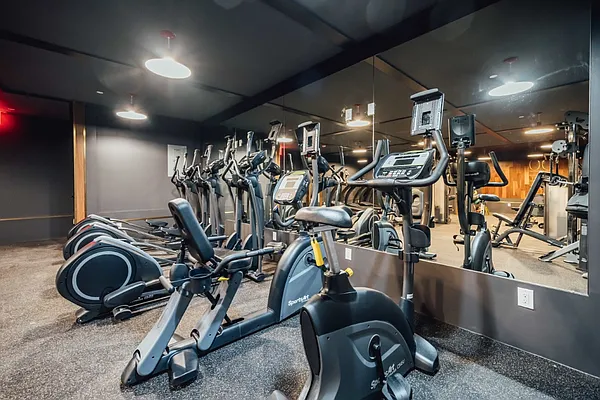 Rented by Nooklyn NYC LLC | media 73