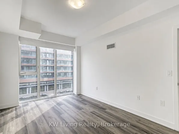 100 Eagle Rock Way, Vaughan, ON