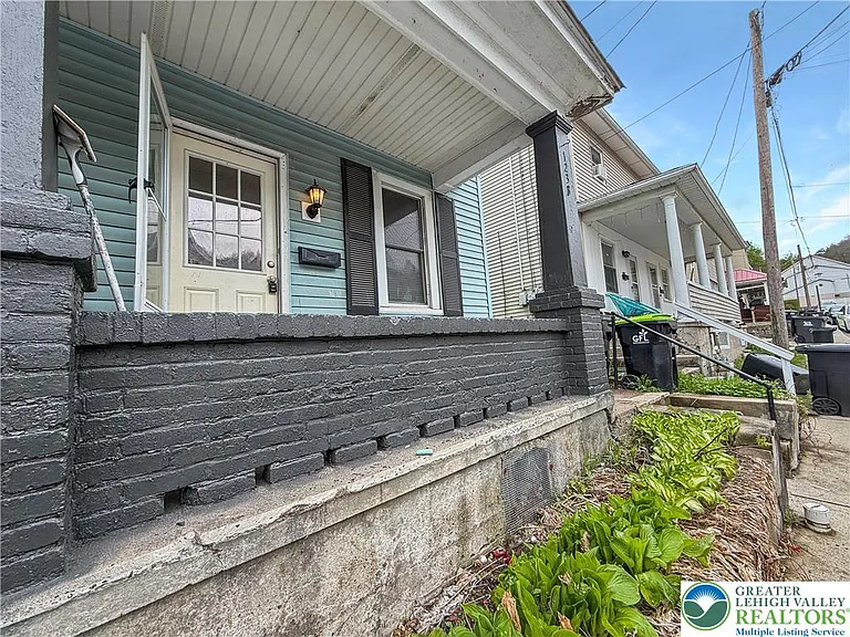 123B Jamestown St — Photo 2
