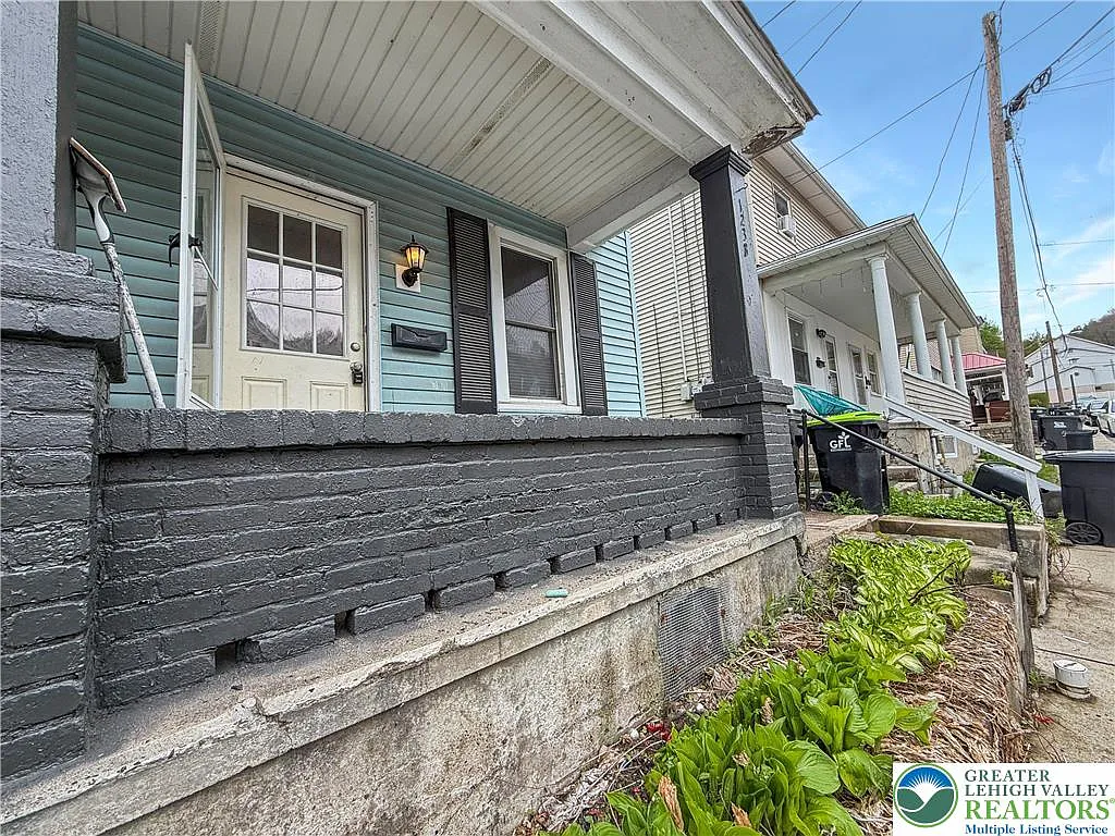Building Photo - 123B Jamestown St