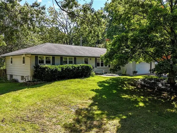 1601 NE 77th St, Gladstone, MO 64118