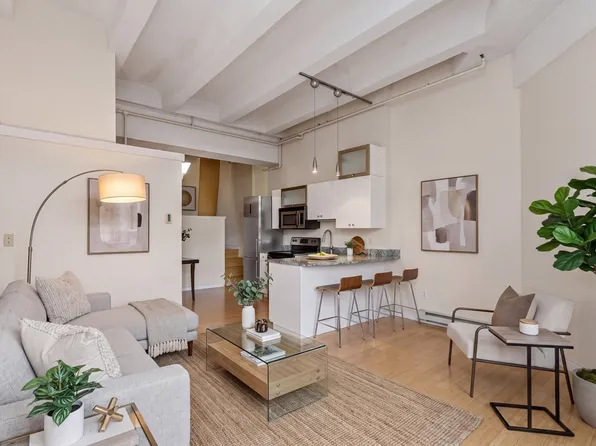 12 Stoneholm St APT 524, Boston, MA 02115