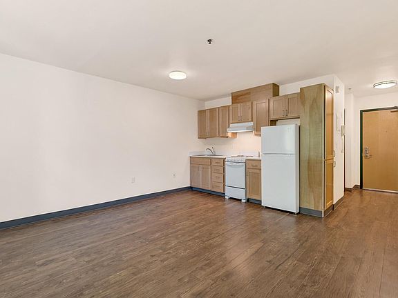 3rd image of 2911 1st Ave #10998843
