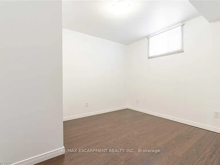 134 Marcella Cres #B — Photo 13