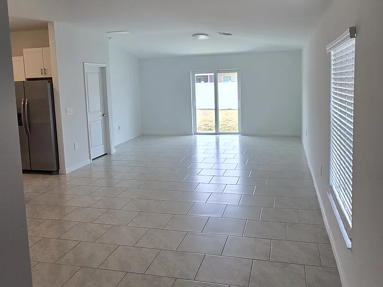 109 Naomi Pl — Photo 3