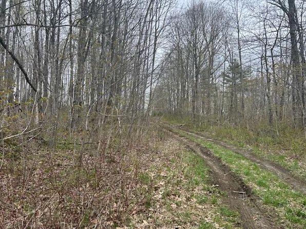 28 Vulner Road, Dover-Foxcroft, ME 04426
