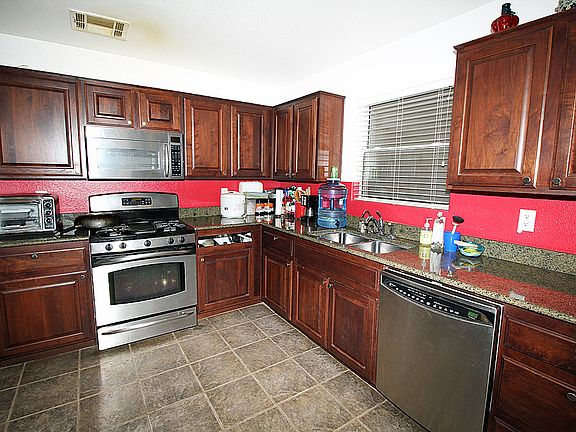 3rd image of 8670 Cameron St