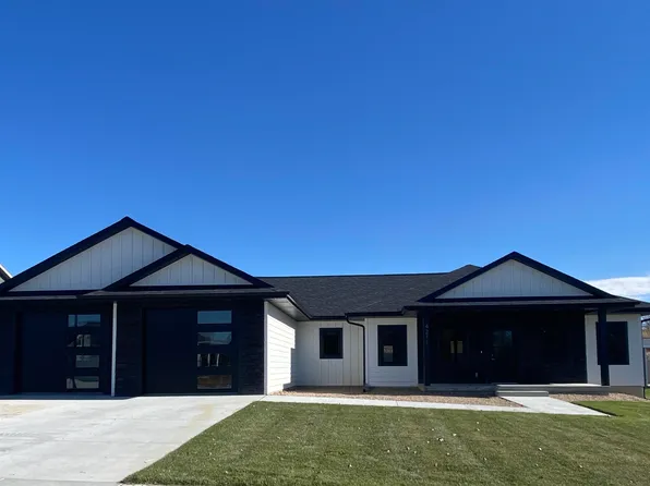 4211 10th Ave, Kearney, NE 68845