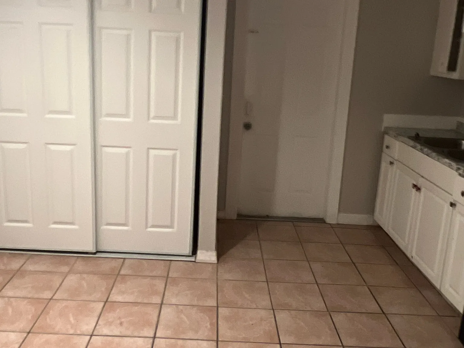 2 bed, 800 sqft, $1,500 — Photo 3