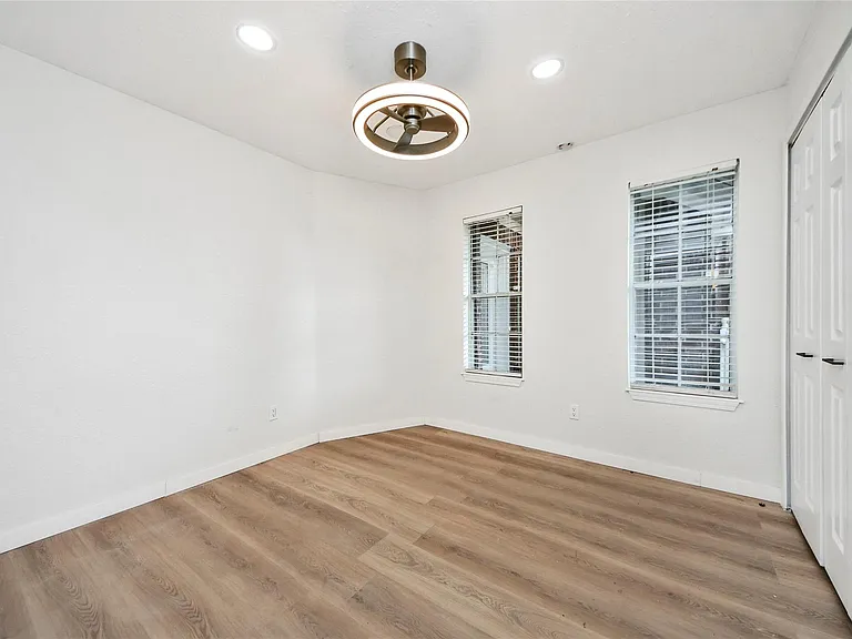 15719 Baytree Dr — Photo 11