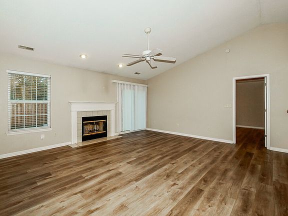 4th image of 285 Pennwood Ln