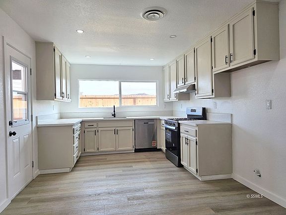 3rd image of 1440 Porter St