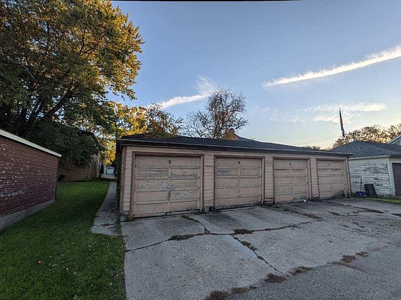 2nd image of 2212 8th Ave