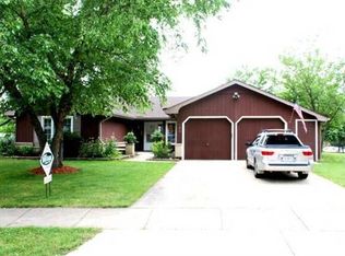 256 Fremont Ct, Bloomingdale, IL 60108