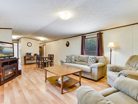 4th image of 3222 E State Highway 21 Unit F