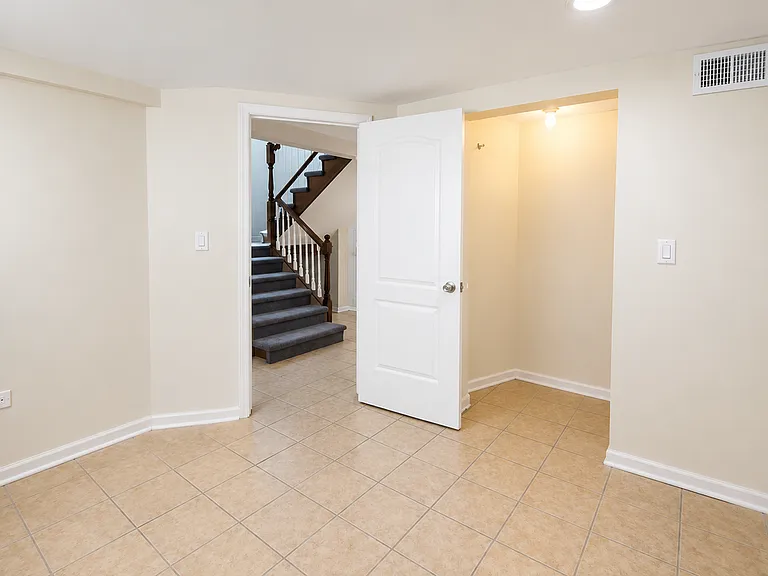 1016 N Ridgeway Ave #1R — Photo 11