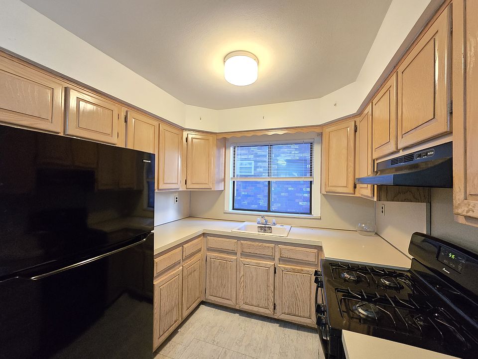 1st image of 77 Pompey Ave #1R