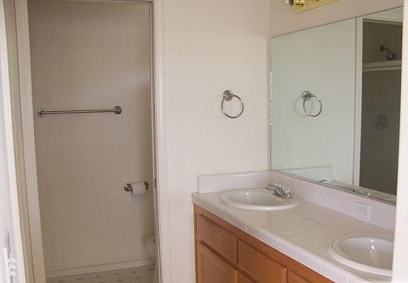 3rd image of 216 E Bennetta Dr