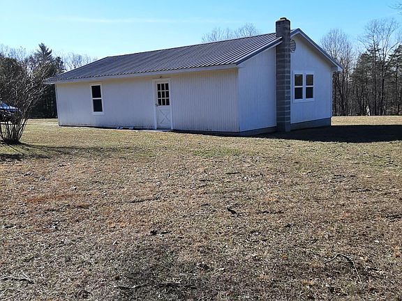 Huge Garage and Yard.