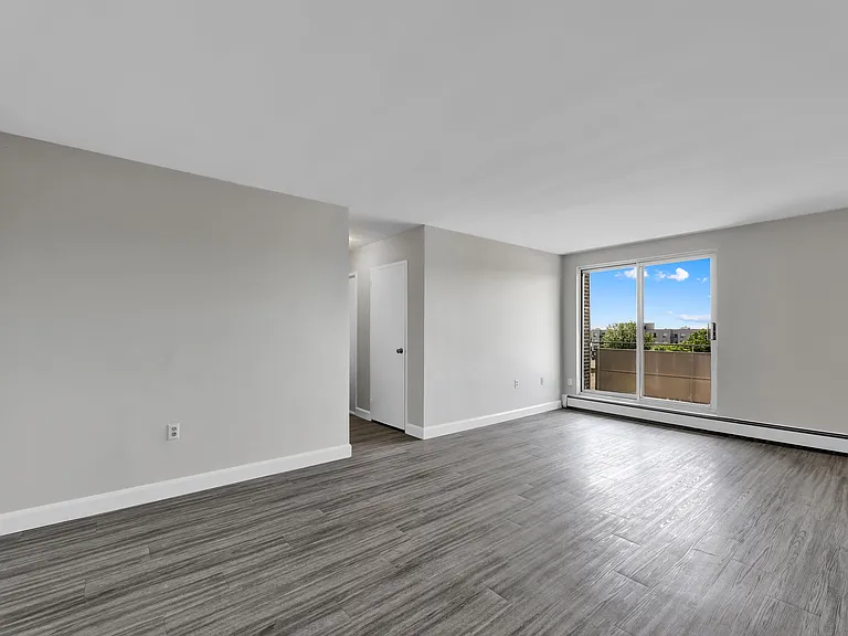 148 Concession St E — Photo 11