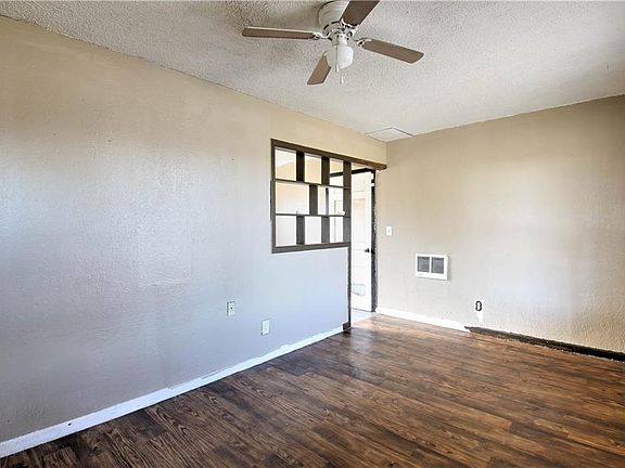 5th image of 4416 SE 37th St