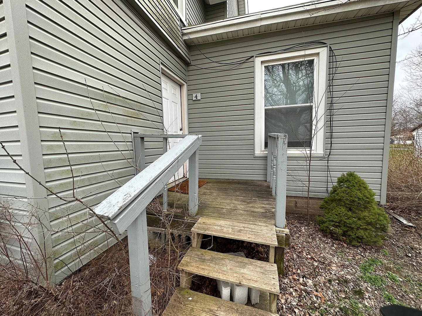 Lansing Ave 2120 — Photo 2