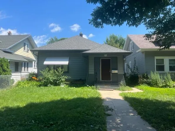 2450 N 49th St, Milwaukee, WI 53210