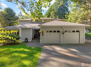 14205 Crown Point Place NW, Silverdale, WA 98383