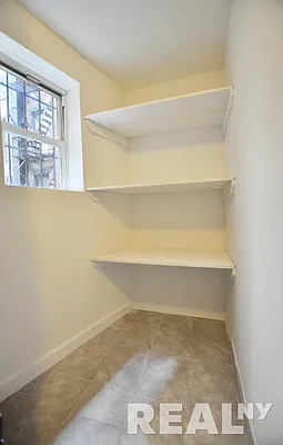 Rented by REAL New York | media 21