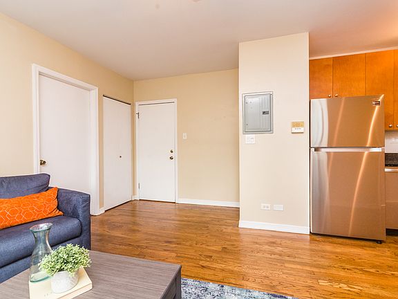 5th image of 1411 W Farwell Ave APT K1