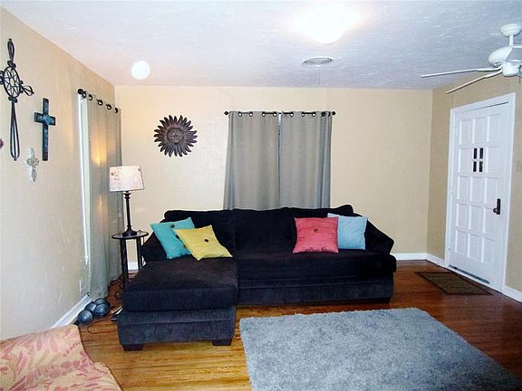 3rd image of 912 Lydick Ln
