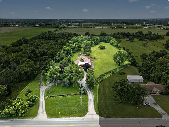 3rd image of 14047 W Maple Rd